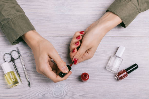 Nail repair techniques after gel peeling: Utilizing strengthening products and nail polish options for protection
